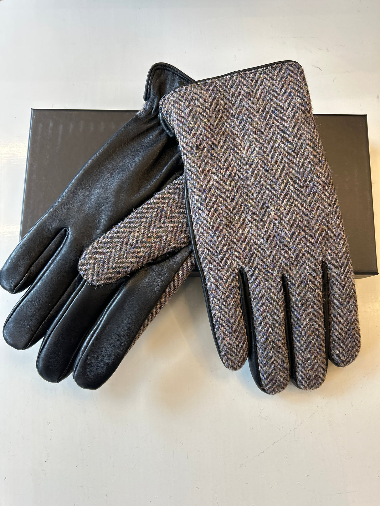 Harris Tweed Mens Gloves with Black Leather Mid Grey Herringbone