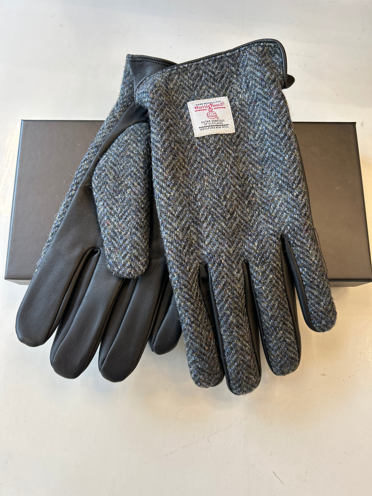 Harris Tweed Mens Gloves with Black Leather Dark Grey Herringbone