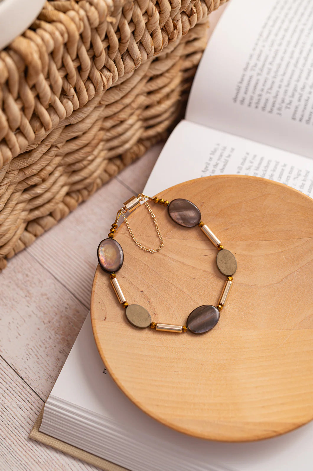 Shell and Hematite Magnetic Bracelet