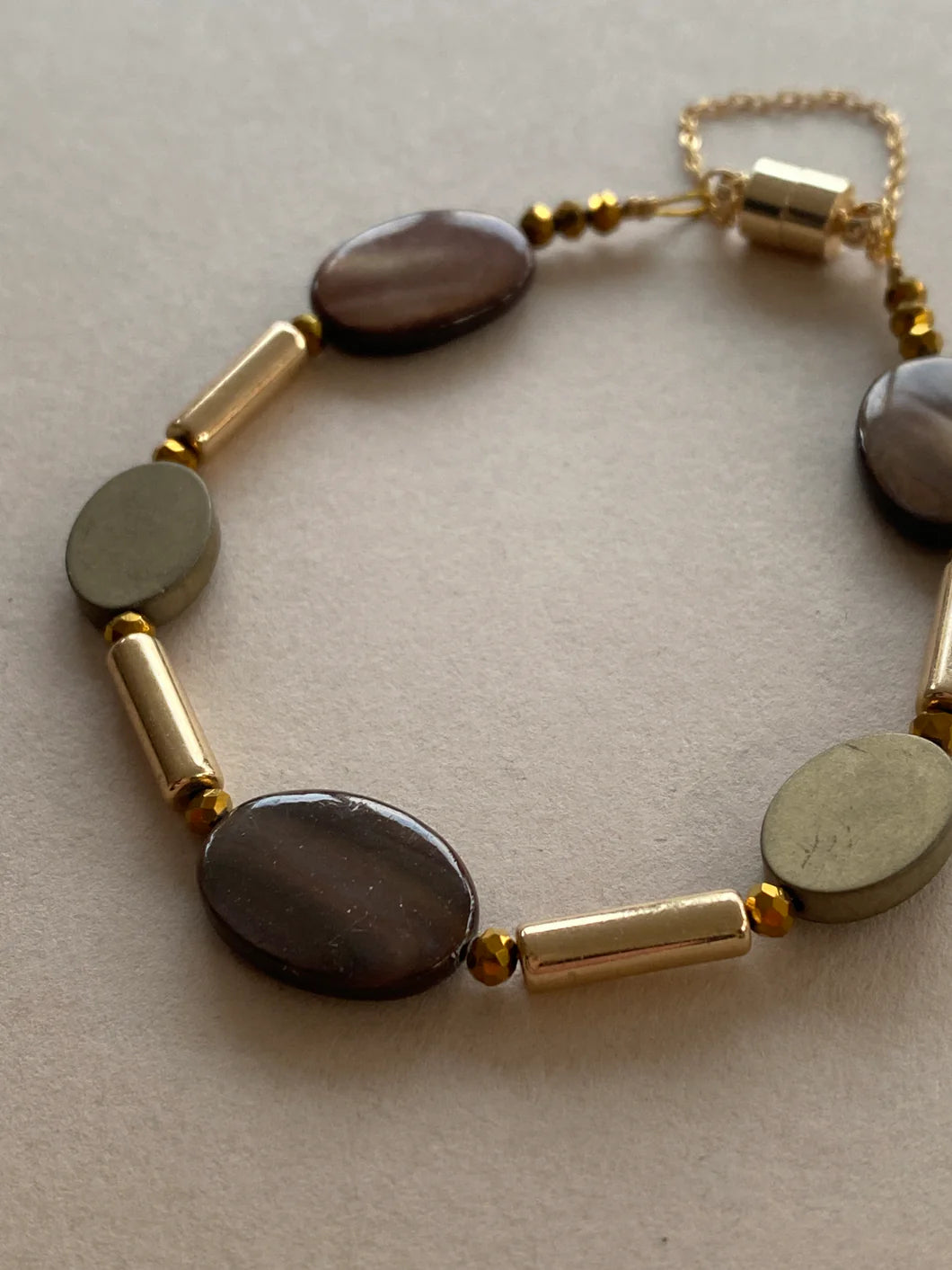 Shell and Hematite Magnetic Bracelet