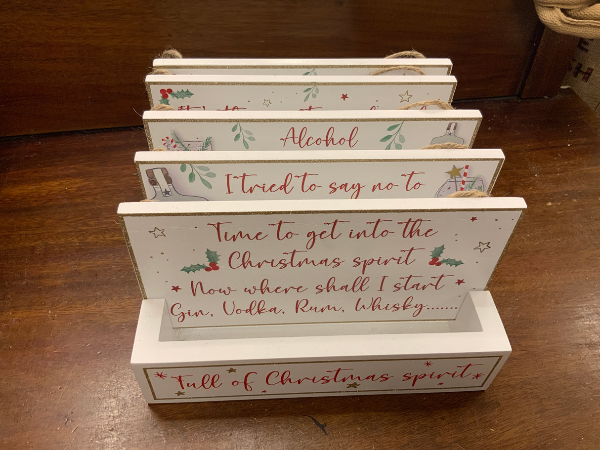 Merry & Cheer Wooden Drinking Plaque With Gold Glitter (Available 4 Assorted Designs)