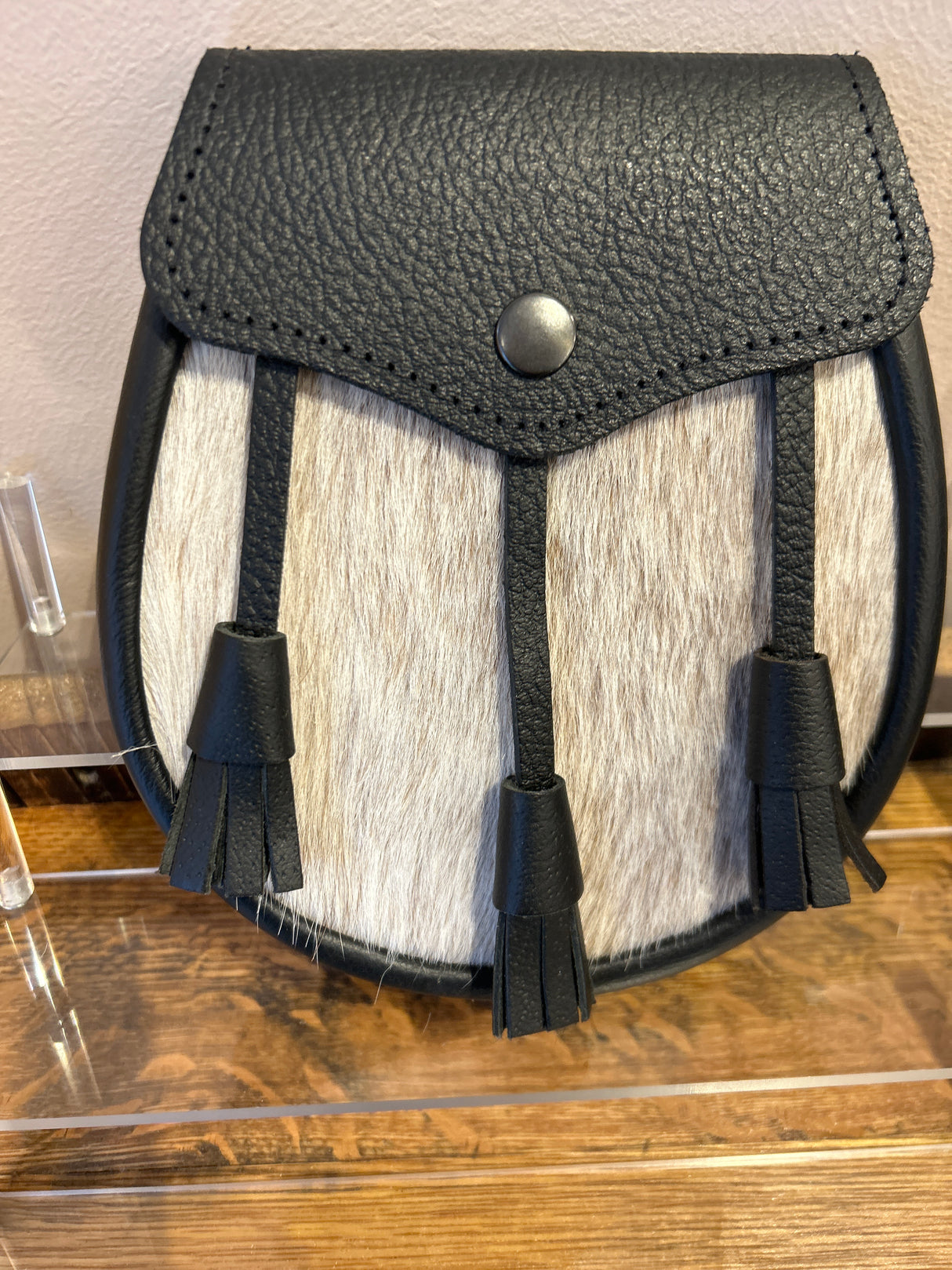 Budget Leather Flap with Skin Front & Leather Tassels Semi Dress Sporran