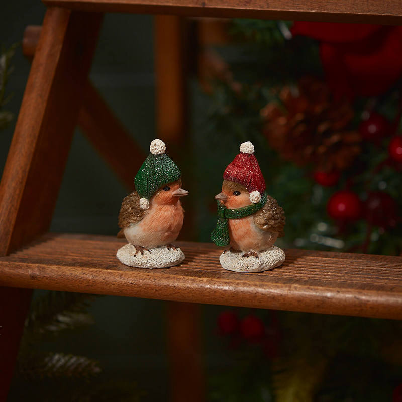 Festive Robin Bobble Hat Resin Ornament