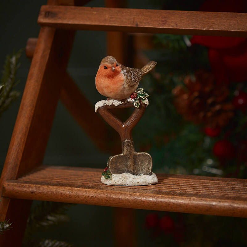 Festive Robin on Spade Resin Ornament