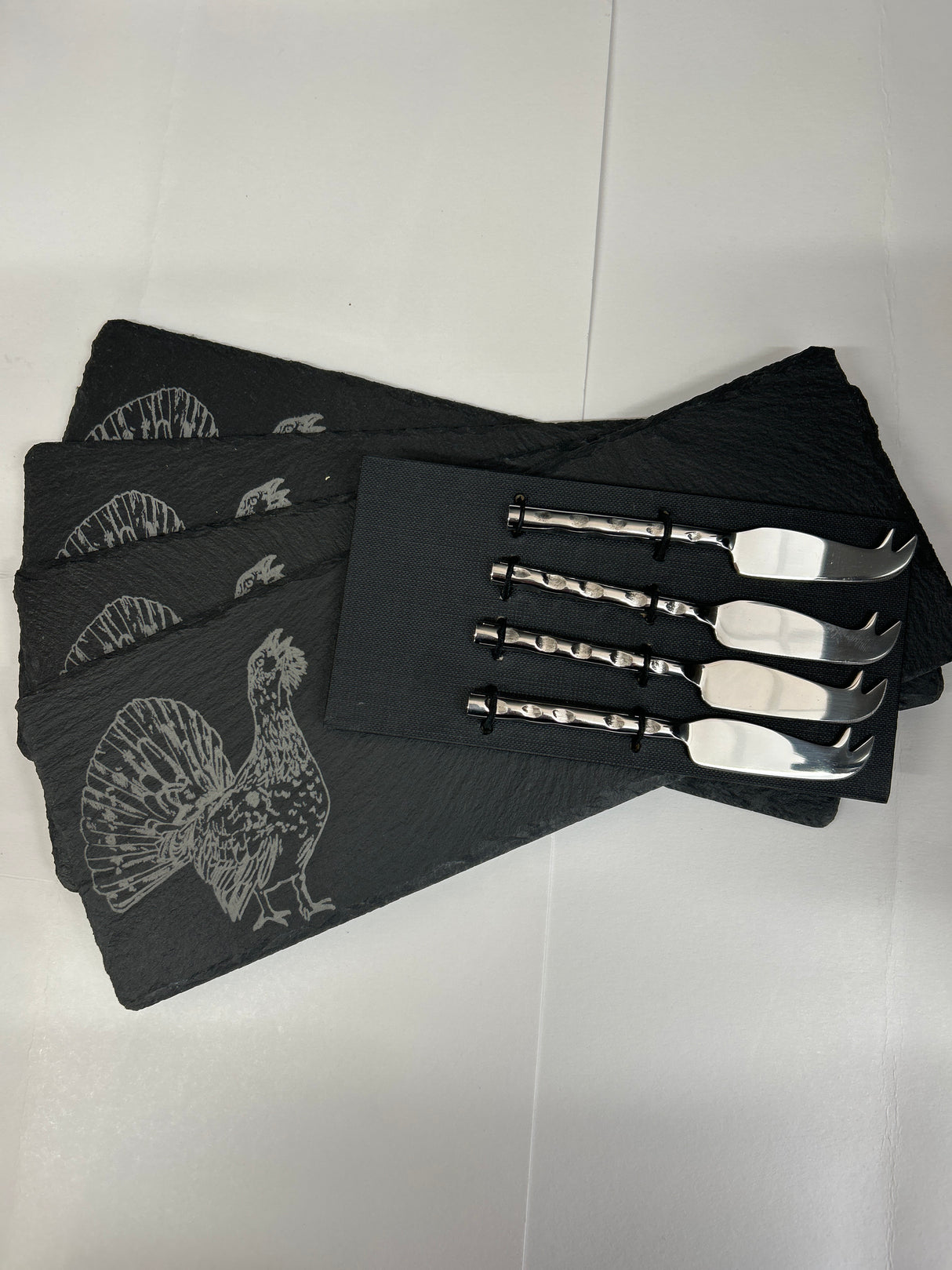 Capercaillie Set of 4 Mini Cheese Board & Knives (Gift Boxed)