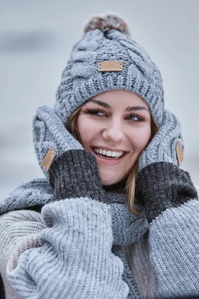 Aran Cable Mitt - Silver