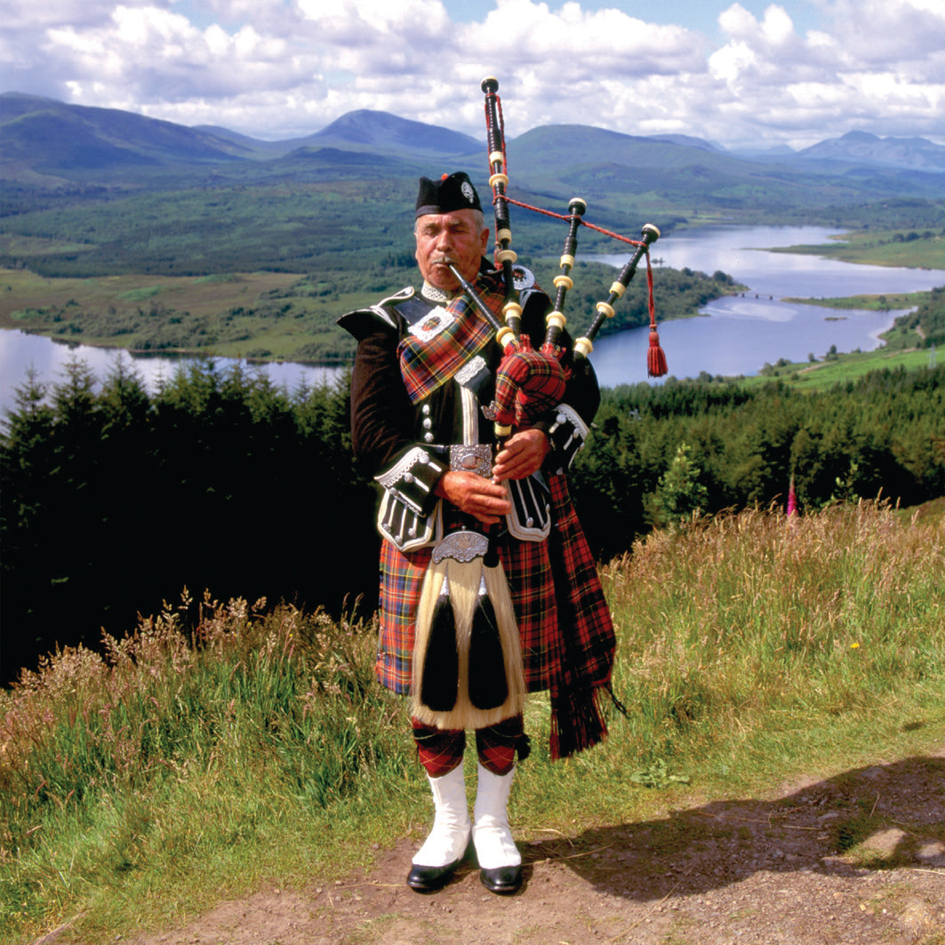 Piper Loch Garry Card