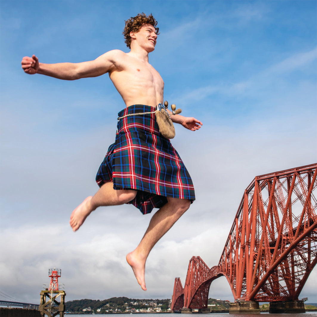 We Love Kilts Card 12 Forth Road Bridge