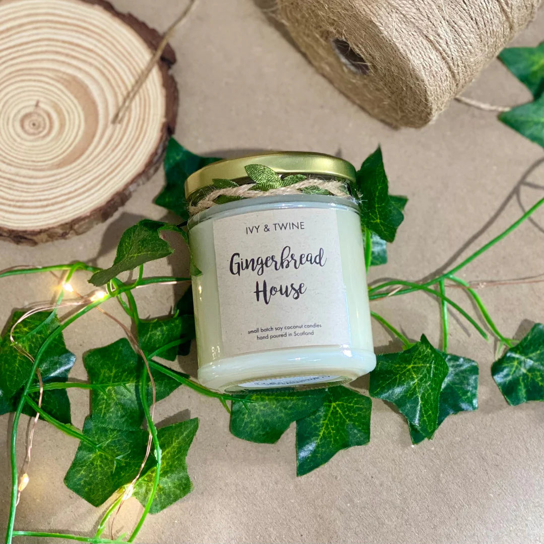 Gingerbread House Candle (190g)